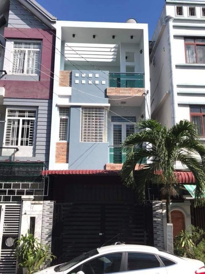 Chủ Nhà di cư lên Sài Gòn nên cần bán gấp thu vốn nhà 2 lầu KDC Hồng Phát.