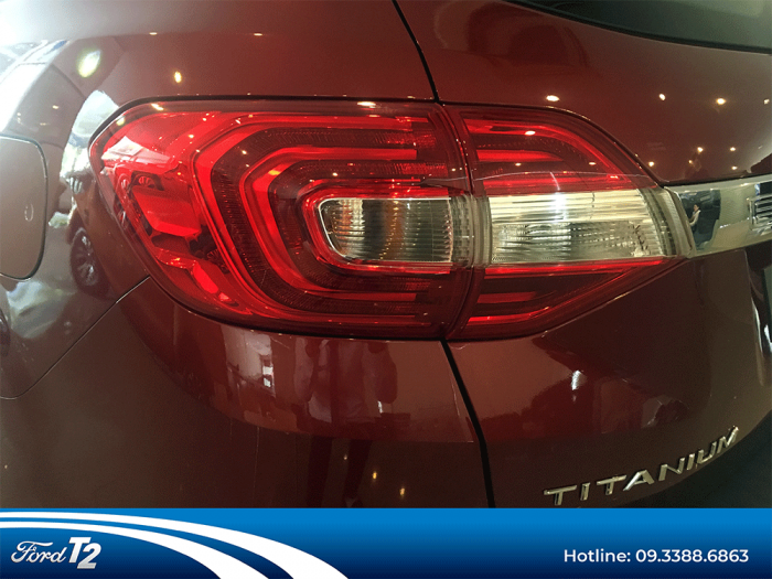 Ford Everest Titanium 2.0 Turbo AT 4x2 giá tốt, hỗ trợ trả góp
