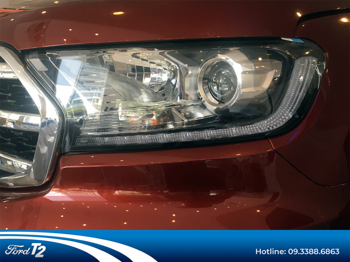 Ford Everest Titanium 2.0 Turbo AT 4x2 giá tốt, hỗ trợ trả góp