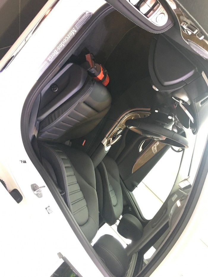 Mercedes-Benz C250 - hổ trợ vay vốn 80%, lãi suất ưu đãi nhìu gói, chỉ cần 350 nhận xe ngay