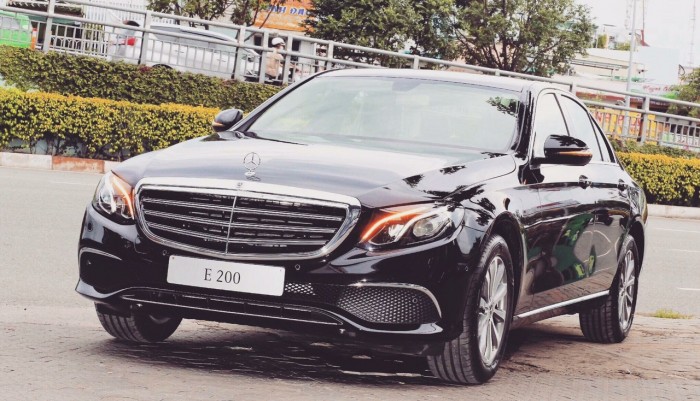 Mercedes E200 Giá Tốt, Lãi Suất Thấp, Giao Xe Ngay
