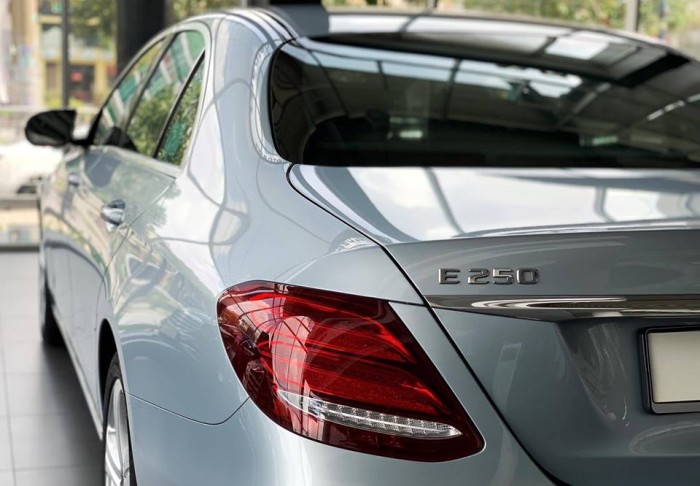 Báo giá Mercedes E250 mới 100%, hổ trợ vay vốn 80% , lãi suất ưu đãi chỉ 6%/năm