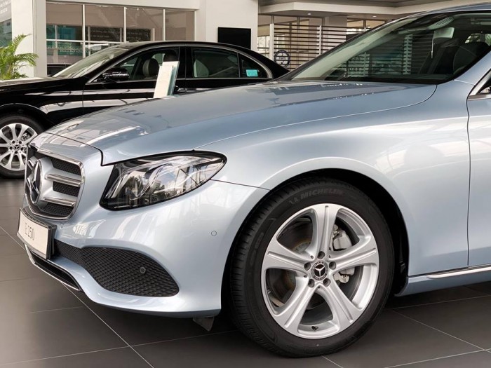 Báo giá Mercedes E250 mới 100%, hổ trợ vay vốn 80% , lãi suất ưu đãi chỉ 6%/năm