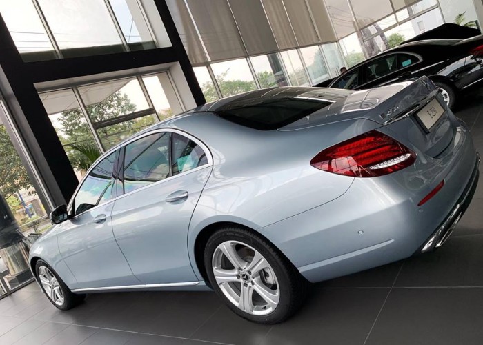 Báo giá Mercedes E250 mới 100%, hổ trợ vay vốn 80% , lãi suất ưu đãi chỉ 6%/năm