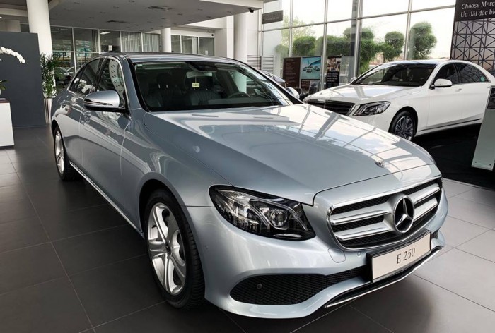 Báo giá Mercedes E250 mới 100%, hổ trợ vay vốn 80% , lãi suất ưu đãi chỉ 6%/năm
