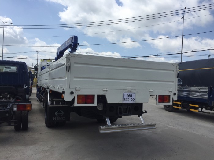Xe tải gắn cẩu Hino FG8JPSL 8 Tấn gắn cẩu Tadano 3 tấn, trả trước 300 triệu giao luôn xe