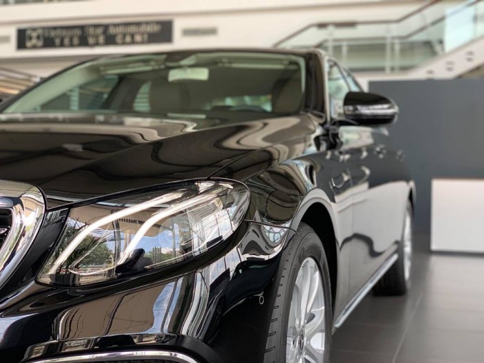 Báo giá xe Mercedes E200 mới 100% , hổ trợ vay vốn 80%, lãi suất chỉ 6%/năm