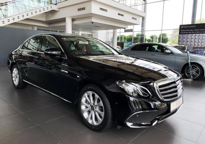 Báo giá xe Mercedes E200 mới 100% , hổ trợ vay vốn 80%, lãi suất chỉ 6%/năm