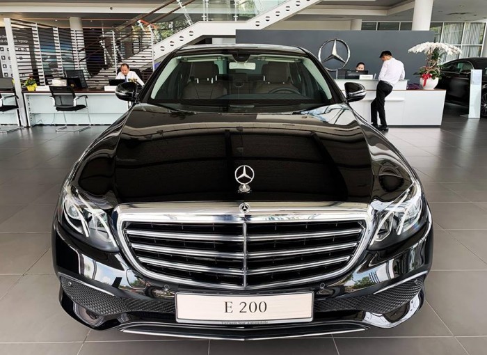 Báo giá xe Mercedes E200 mới 100% , hổ trợ vay vốn 80%, lãi suất chỉ 6%/năm