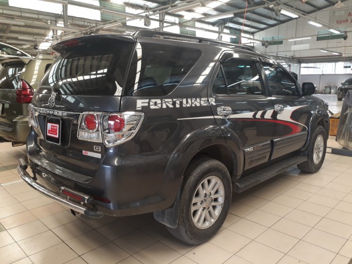 Bán xe Fortuner máy dầu đời 2014 màu Xám