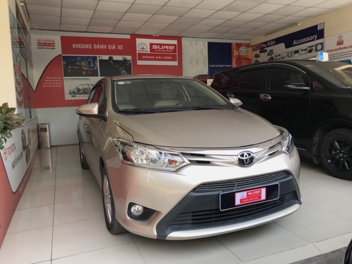 Bán lại xe Vios số sàn đời 2017 màu Vàng cát