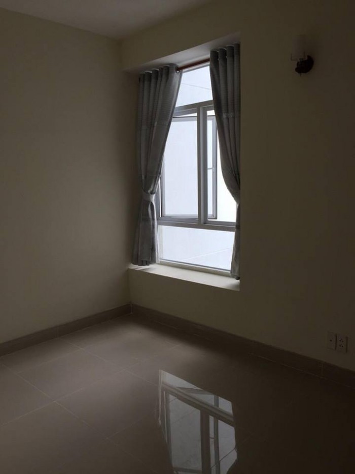 Cần bán gấp căn hộ Trung Đông, Q Tân Phú Dt : 60 m2, 2PN