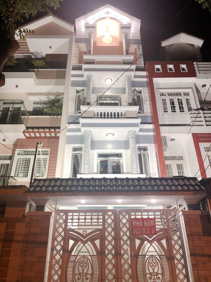 Bán nhà 1 trệt 3 lầu cao cấp Mặt tiền đường Nguyễn Văn Cừ nối dài