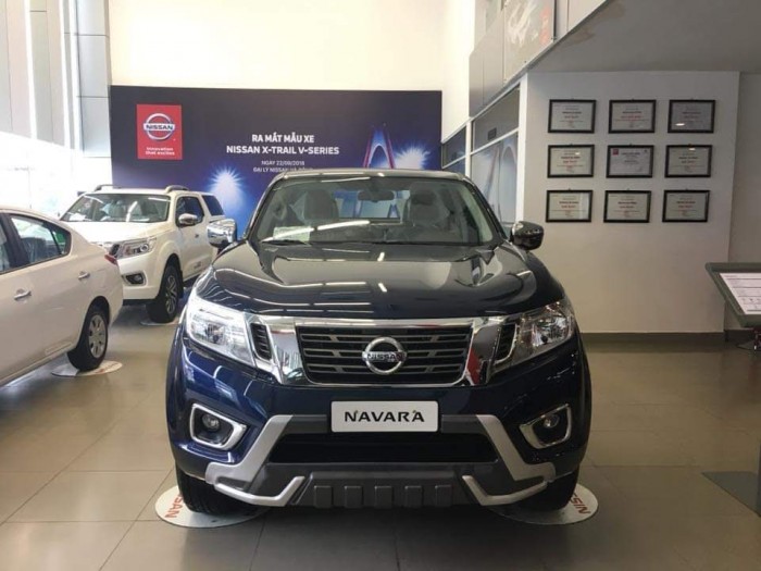 Navara El Pre Xanh Giao Ngay Giá Tốt 630TR