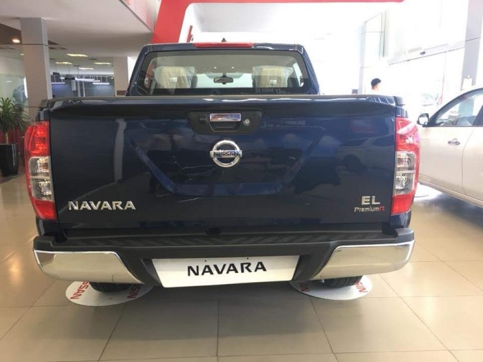 Navara El Pre Xanh Giao Ngay Giá Tốt 630TR