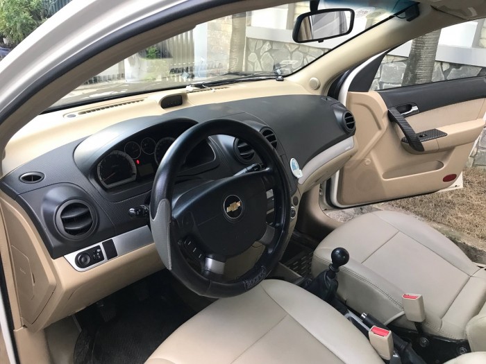 Em bán Chevrolet Aveo 2015 số sàn màu trắng cọp