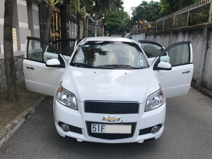 Em bán Chevrolet Aveo 2015 số sàn màu trắng cọp