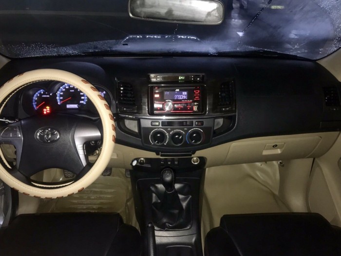 Bán Toyata Fortuner sx 2014 màu bạc