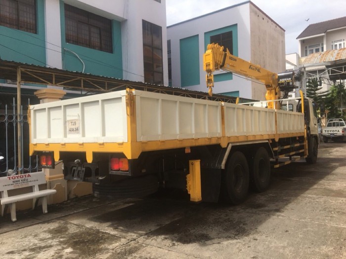 Xe tải Hino FL gắn cẩu Soosan 746L sức nâng 7.5 tấn, tải trọng hàng 12 tấn, cẩu vươn dài 19m