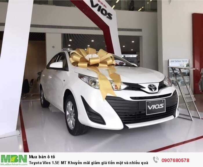 Toyota Vios 1.5E MT Khuyến mãi giảm giá tiền mặt và nhiều quà tặng kèm theo xe