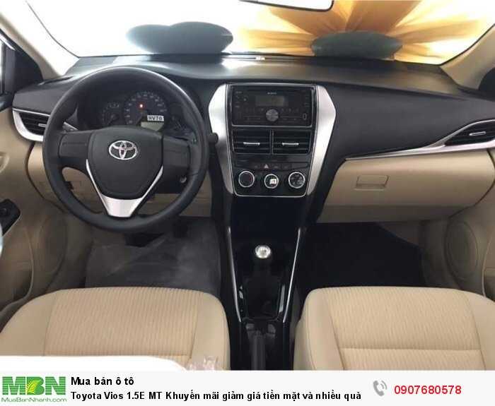 Toyota Vios 1.5E MT Khuyến mãi giảm giá tiền mặt và nhiều quà tặng kèm theo xe