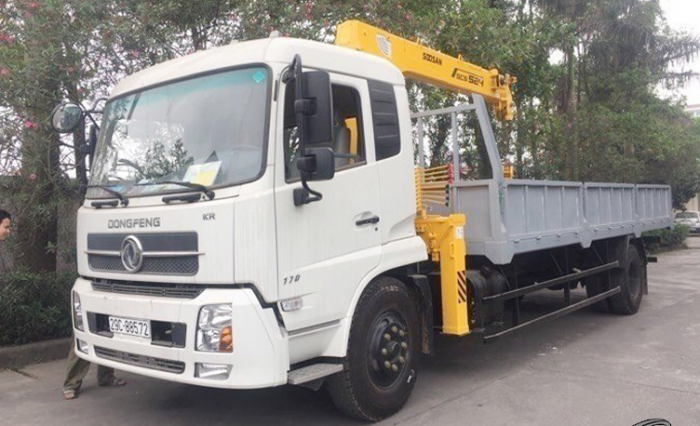 Xe tải Dongfeng B170 tải trọng 8.2 tấn, gắn cẩu Unic 3 tấn, trả trước 100 triệu, giao luôn xe