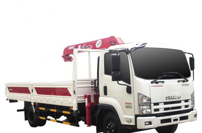 Giá xe tải gắn cẩu Isuzu FRR90N tải trọng 5 tấn, gắn cẩu unic 3 tấn, trả trước 200 triệu giao luôn xe