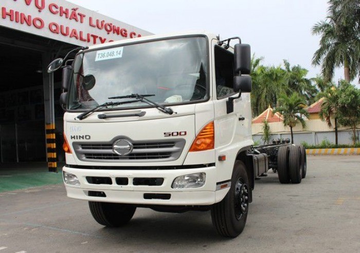 Giá xe tải Hino FL 13.8 tấn, gắn cẩu unic 5 tấn, trả trước 200 triệu, giao luôn xe