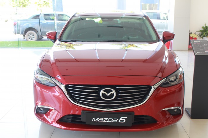 Mazda 6 2018 2.5 cao cấp ưu đãi khủng tháng 10
