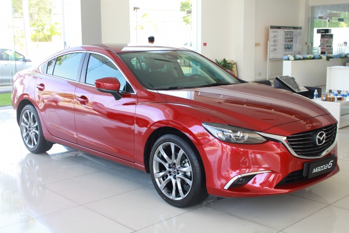 Mazda 6 2018 2.5 cao cấp ưu đãi khủng tháng 10