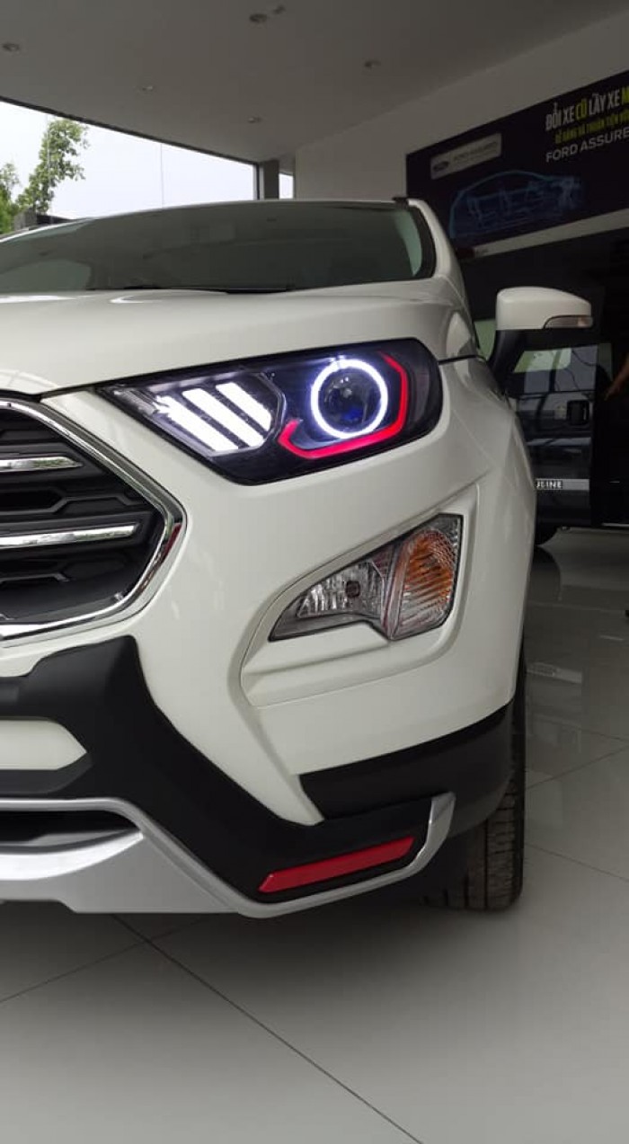 Ford Ecosport tặng 30 triệu, giảm tiền mặt