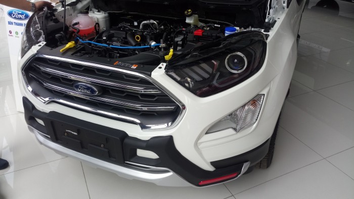 Ford Ecosport tặng 30 triệu, giảm tiền mặt