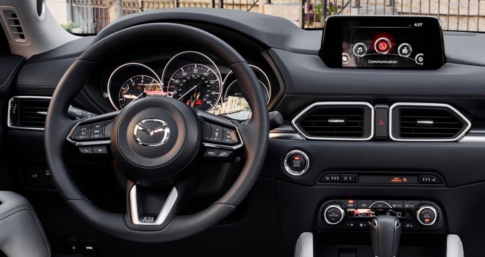 Mazda cx5 2018 2.5 tặng 1 năm bảo hiểm vật chất trong tháng 10