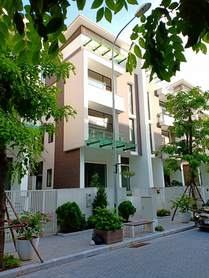 Bán siêu biệt thự trung tâm Thanh Xuân (trong vành đai 3) 5 tầng có hầm, gara ôtô làm VP, cho thuê