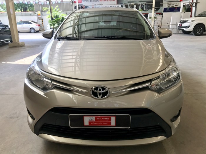 Bán xe Vios số sàn đời 2018 màu Vàng cát