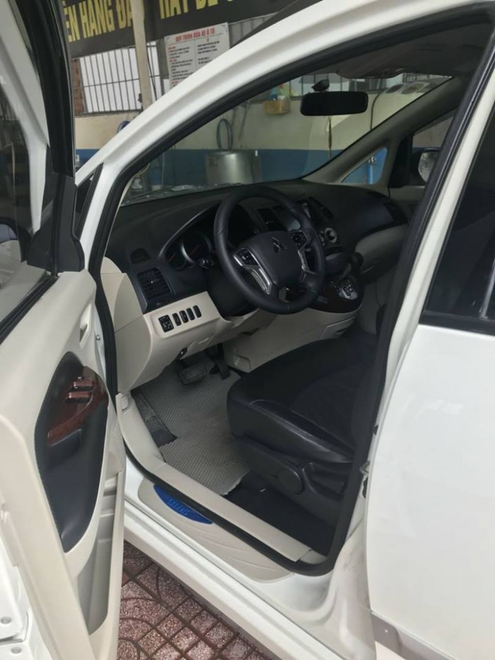 Cần bán chiếc Mitsubishi Grandish 2006 tự động màu Trắng Zin bao đẹp