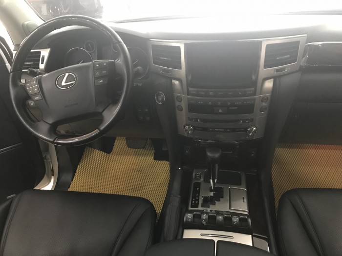 Bán Lexus LX570 nhập Mỹ,màu trắng , đăng ký lần đầu năm 2015, tư nhân,chính chủ,thuế sang tên 2%