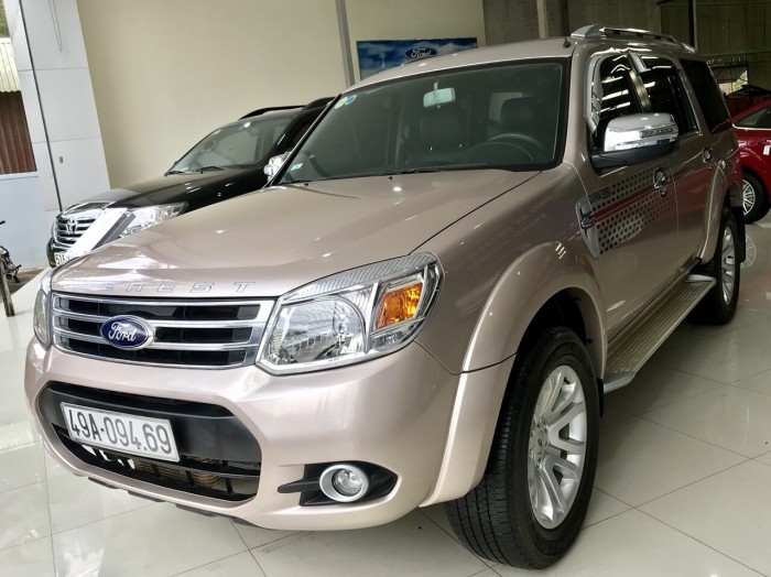 Bán Ford Everest 4x2 MT sx 2014 ghi vàng