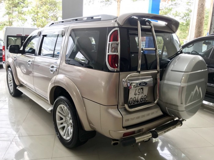 Bán Ford Everest 4x2 MT sx 2014 ghi vàng