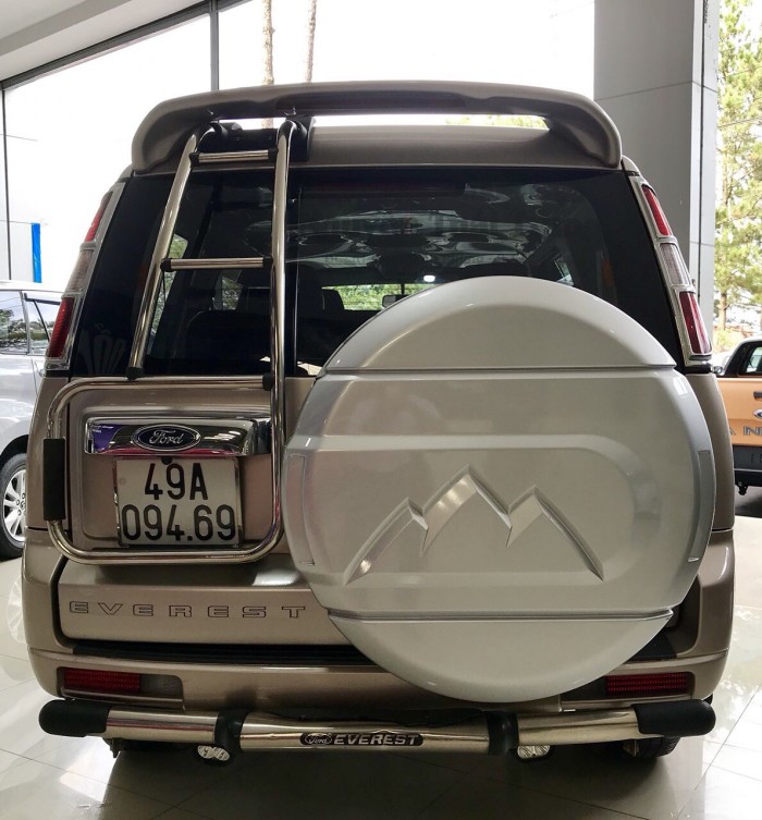 Bán Ford Everest 4x2 MT sx 2014 ghi vàng