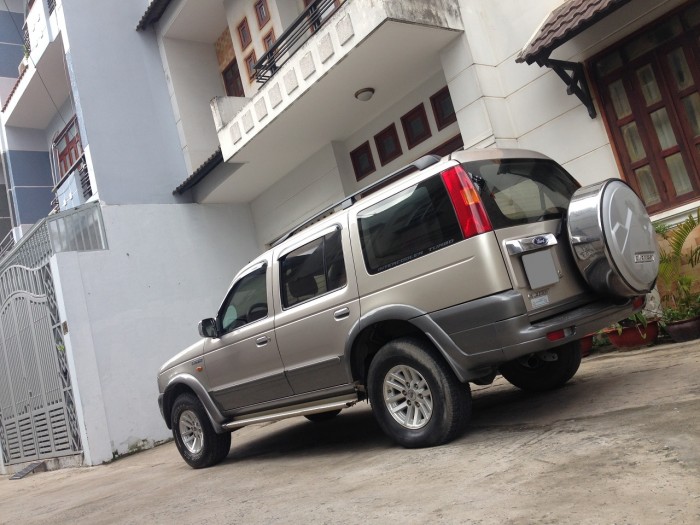 Bán xe Ford Everest sản xuất 2006 số sàn máy dầu màu Xám ghi