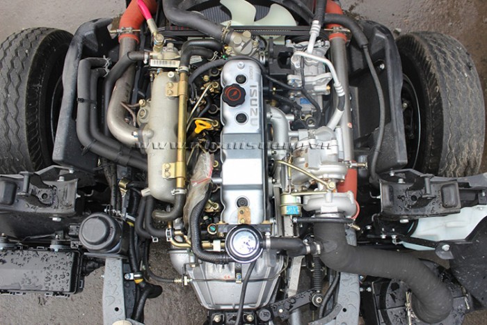 xe tải isuzu 2t4 thùng kín