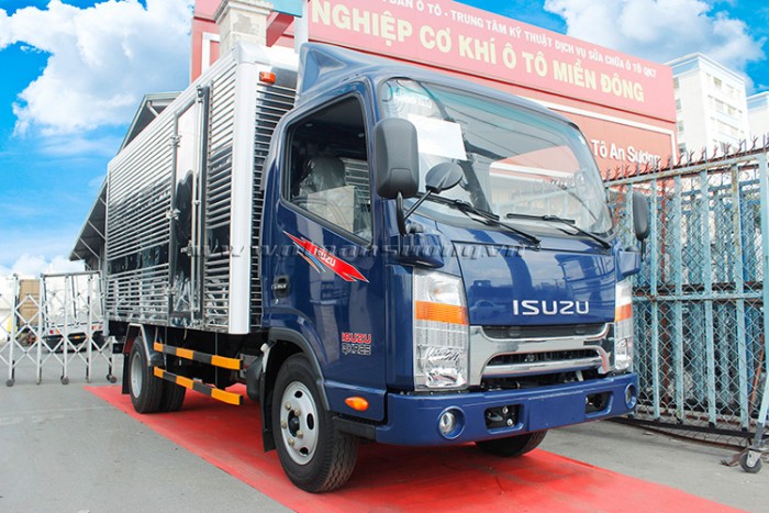 xe tải isuzu 2t4 thùng kín
