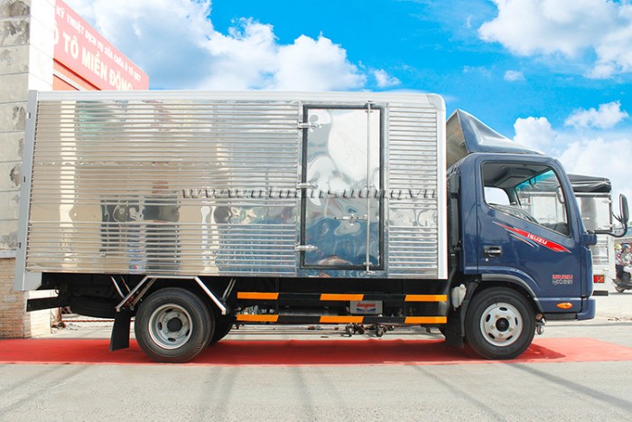 xe tải isuzu 2t4 thùng kín