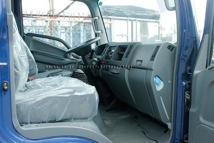 xe tải isuzu 2t4 thùng kín