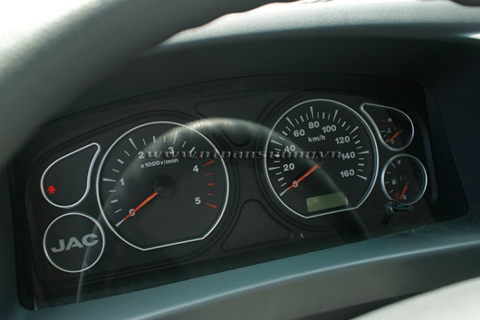 Xe tải Jac 2t4 công nghệ Isuzu QKR25 đời 2018