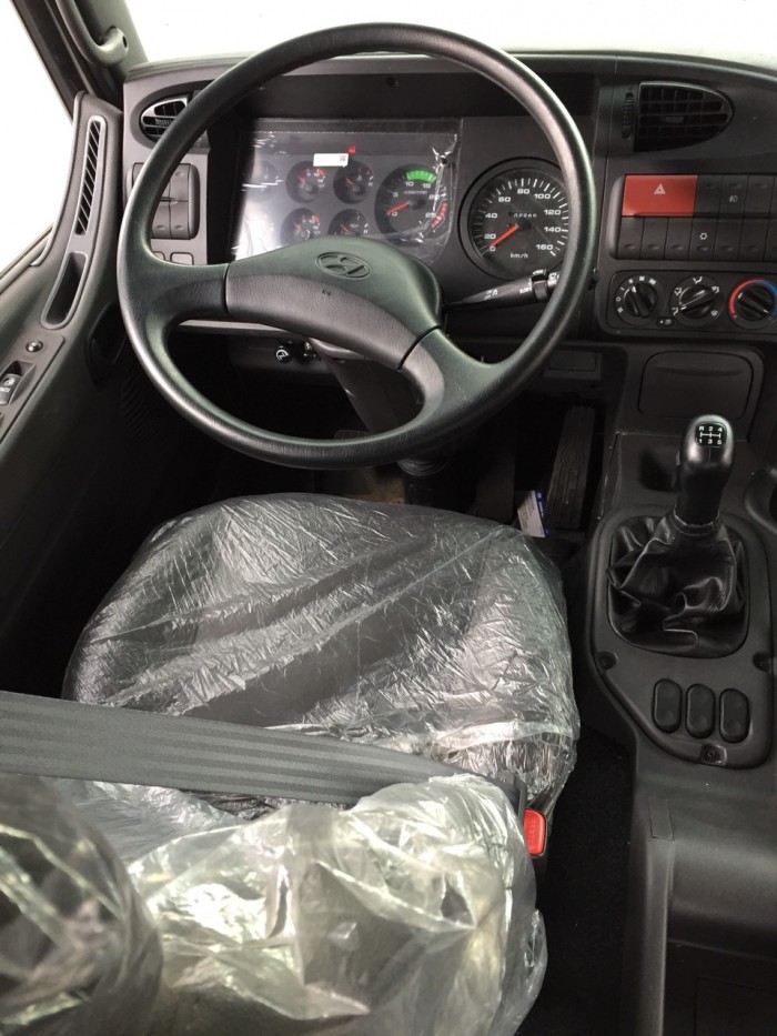 Đại lý xe đầu kéo Hyundai HD700,đời 2017,giá rẻ toàn quốc,xe có sẵn,alo giao ngay.