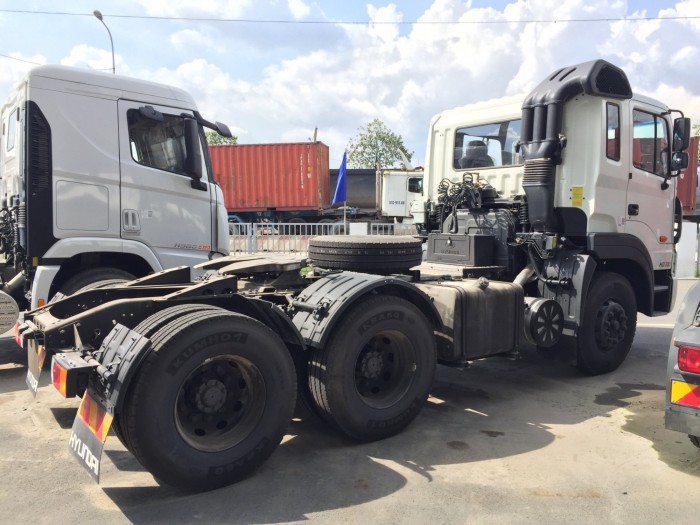 Đại lý xe đầu kéo Hyundai HD700,đời 2017,giá rẻ toàn quốc,xe có sẵn,alo giao ngay.