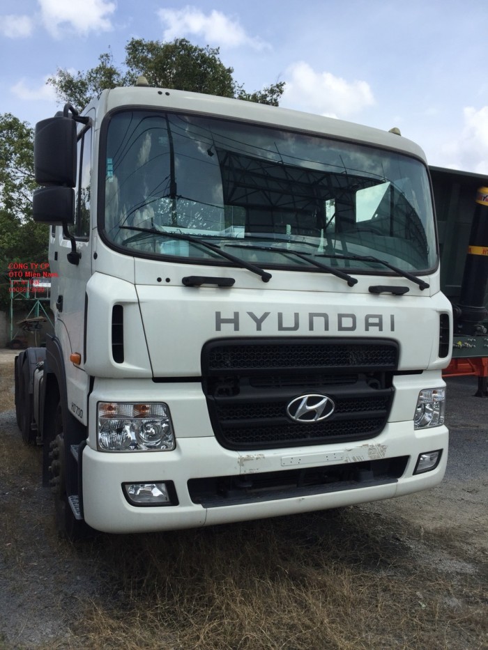 Đại lý xe đầu kéo Hyundai HD700,đời 2017,giá rẻ toàn quốc,xe có sẵn,alo giao ngay.