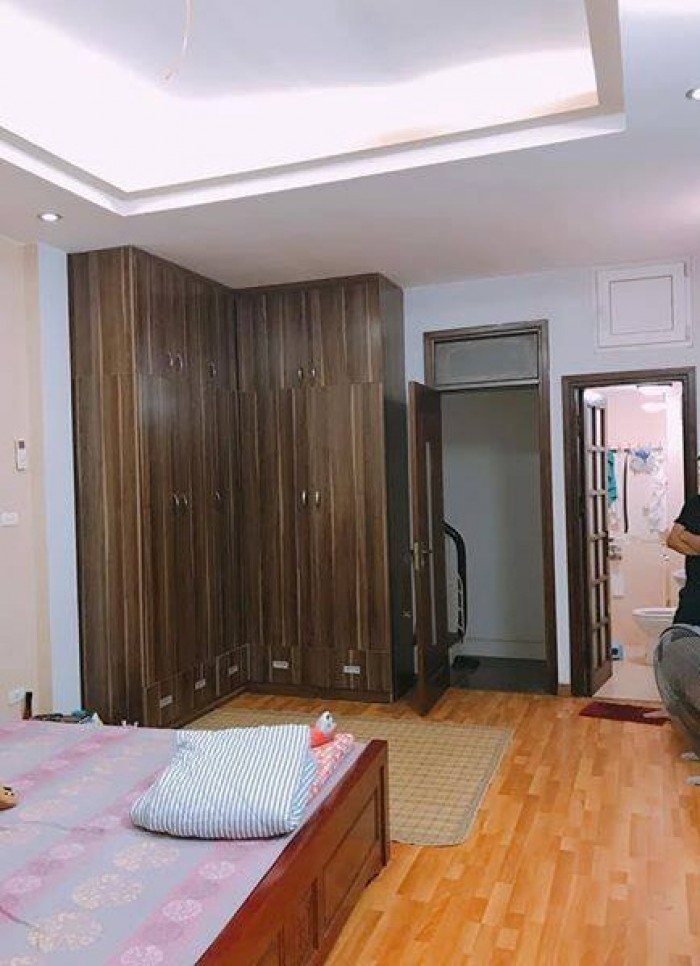 Bán nhà lô góc 2 mặt thoáng 35m2*5 tầng phố Tôn Đức Thắng, ngõ ba gác